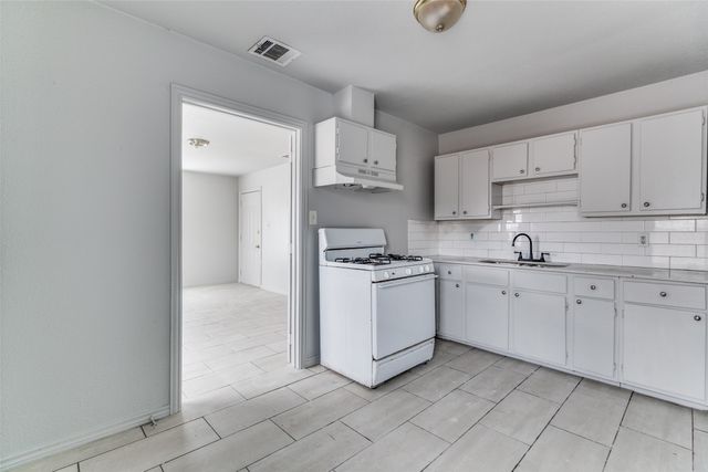 7911 Wanebe Drive, Dallas, TX 75235