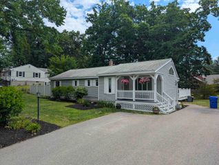 1 Greentrees Drive, Hudson, NH 03051