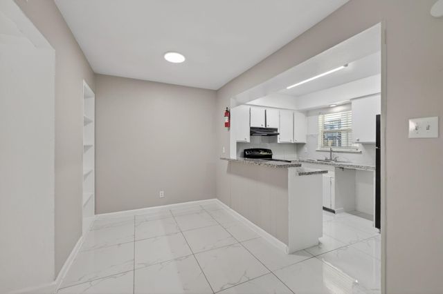 10600 S Post Oak Road 101, Houston, TX 77035