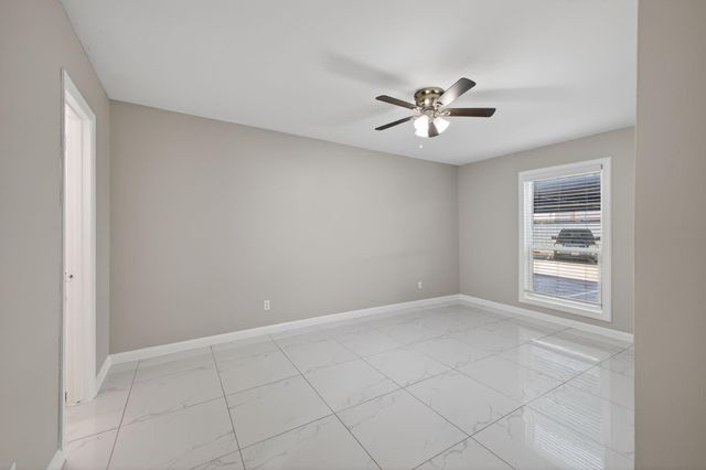 10600 S Post Oak Road 101, Houston, TX 77035