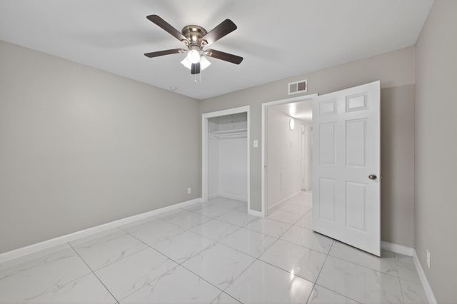 10600 S Post Oak Road 101, Houston, TX 77035