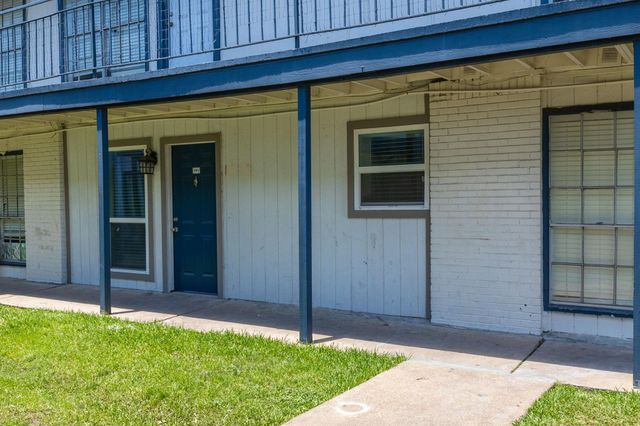 10600 S Post Oak Road 101, Houston, TX 77035