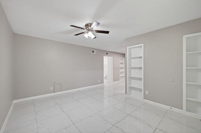 10600 S Post Oak Road 101, Houston, TX 77035