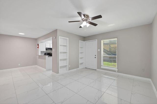 10600 S Post Oak Road 101, Houston, TX 77035