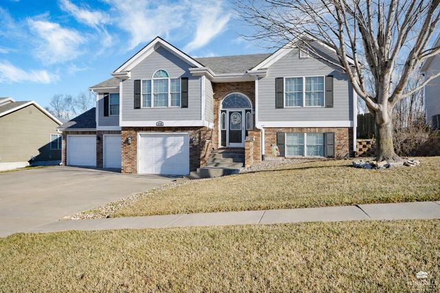 2210 Ponca Drive, Junction City, KS 66441