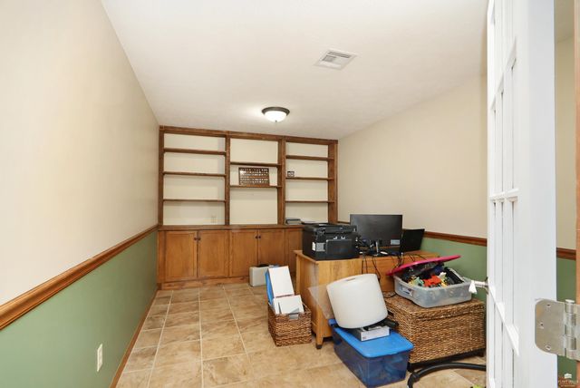 2210 Ponca Drive, Junction City, KS 66441