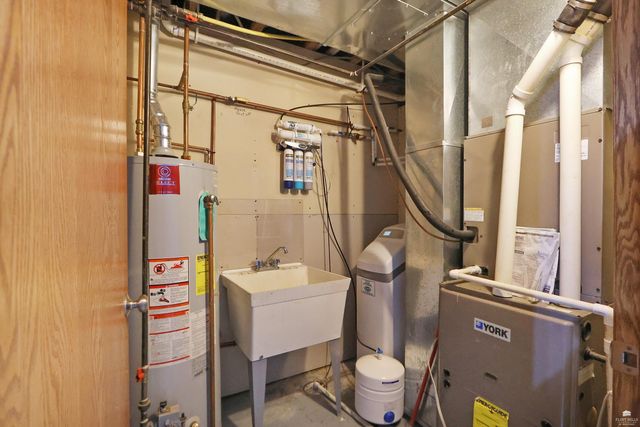 2210 Ponca Drive, Junction City, KS 66441