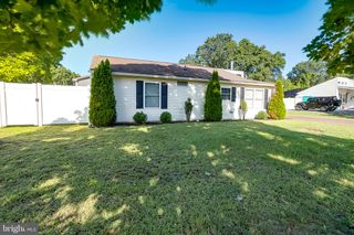 19 DUNDALK LN, Sicklerville, NJ 08081