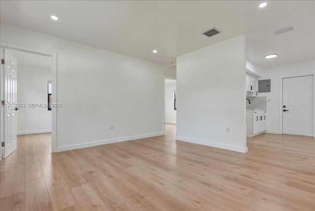 813 NW 6th Avenue, Florida City, FL 33034