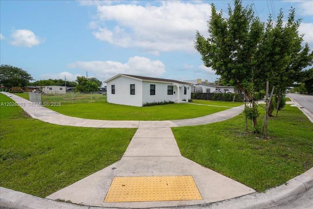 813 NW 6th Avenue, Florida City, FL 33034