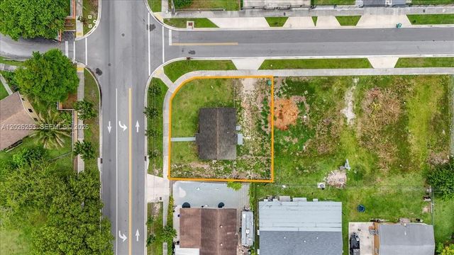 813 NW 6th Avenue, Florida City, FL 33034