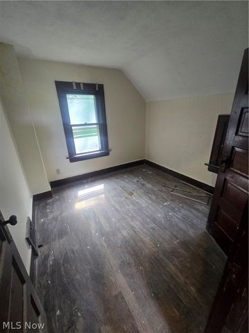975 Owen Avenue, Akron, OH 44311