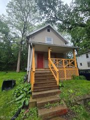 975 Owen Avenue, Akron, OH 44311