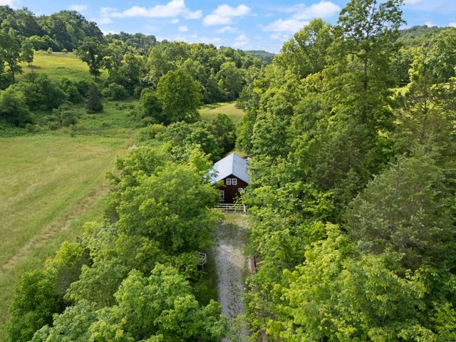 1205 Burton Williams Road, Irvine, KY 40336