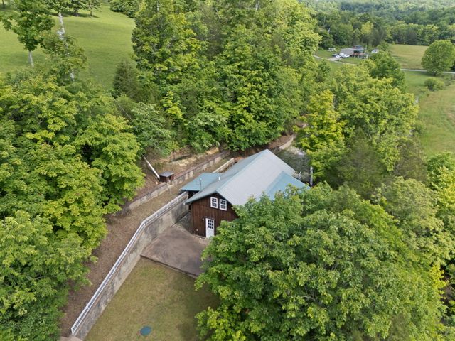 1205 Burton Williams Road, Irvine, KY 40336