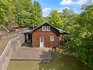 1205 Burton Williams Road, Irvine, KY 40336