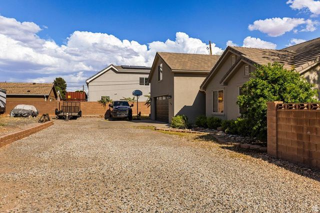134 N 300 W, Washington, UT 84780