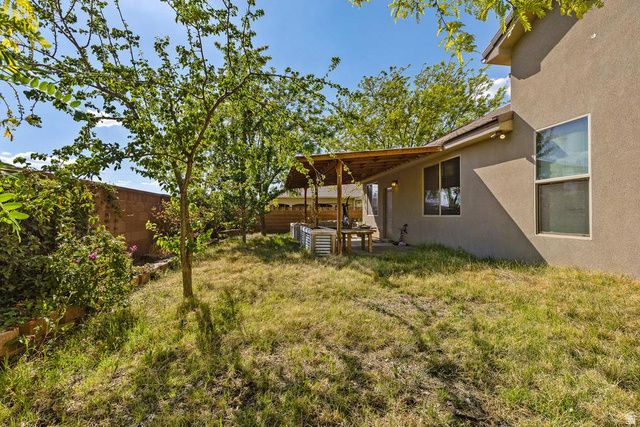 134 N 300 W, Washington, UT 84780
