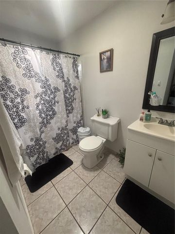 402 URB COUNTRY CLUB MD18, Carolina, PR 00979