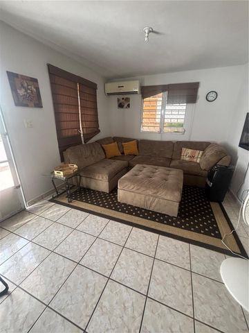 402 URB COUNTRY CLUB MD18, Carolina, PR 00979