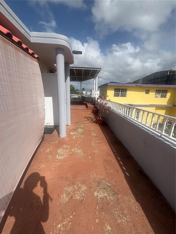 402 URB COUNTRY CLUB MD18, Carolina, PR 00979