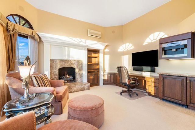 345 Crest Lake Drive, Palm Desert, CA 92211