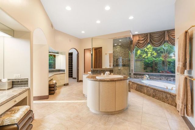 345 Crest Lake Drive, Palm Desert, CA 92211