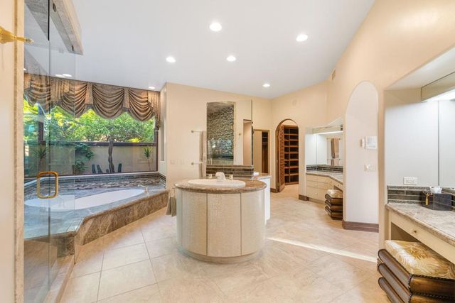 345 Crest Lake Drive, Palm Desert, CA 92211