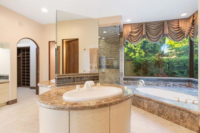 345 Crest Lake Drive, Palm Desert, CA 92211