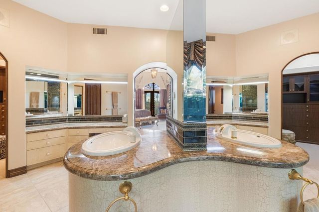 345 Crest Lake Drive, Palm Desert, CA 92211