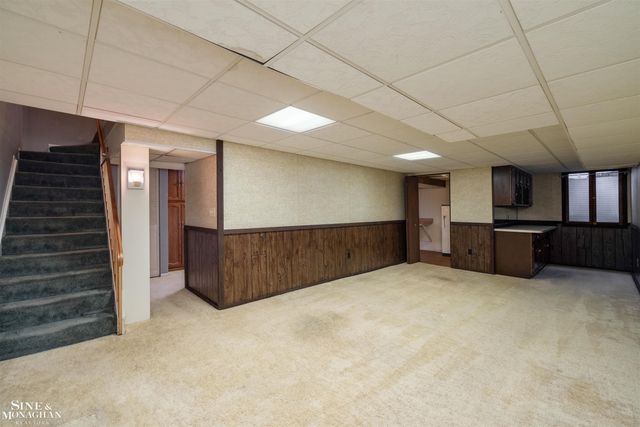 22029 Shore Pointe Lane, Saint Clair Shores, MI 48080