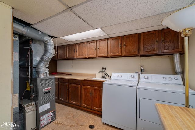 22029 Shore Pointe Lane, Saint Clair Shores, MI 48080