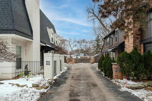 22029 Shore Pointe Lane, Saint Clair Shores, MI 48080