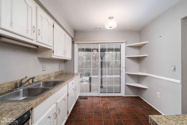 22029 Shore Pointe Lane, Saint Clair Shores, MI 48080