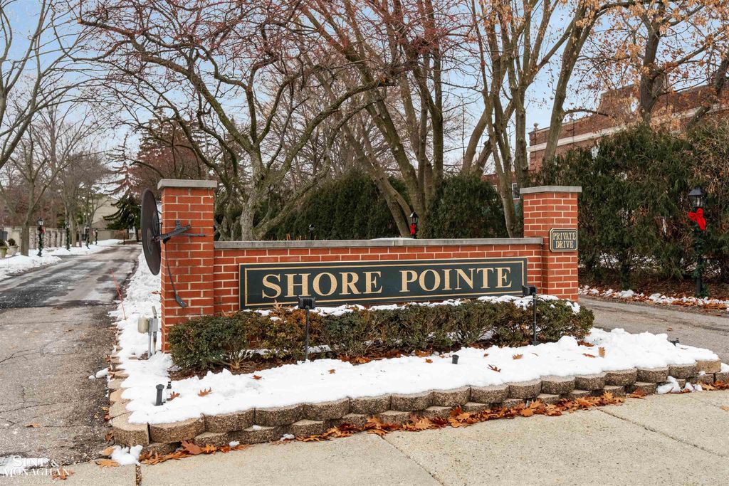 22029 Shore Pointe Lane, Saint Clair Shores, MI 48080