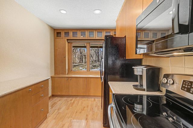 165 Birnamwood Drive, Burnsville, MN 55337