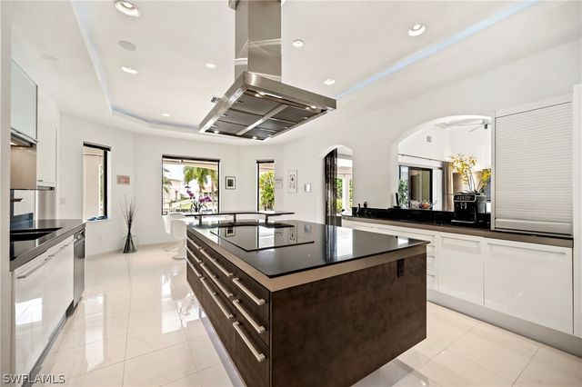 4944 Normandy CT, Cape Coral, FL 33904