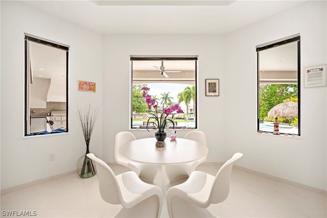 4944 Normandy CT, Cape Coral, FL 33904