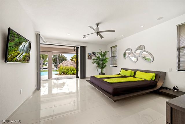 4944 Normandy CT, Cape Coral, FL 33904