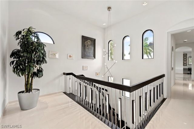 4944 Normandy CT, Cape Coral, FL 33904