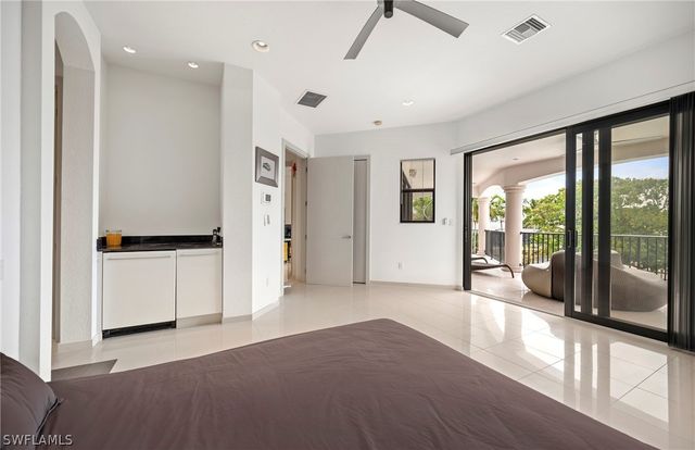 4944 Normandy CT, Cape Coral, FL 33904