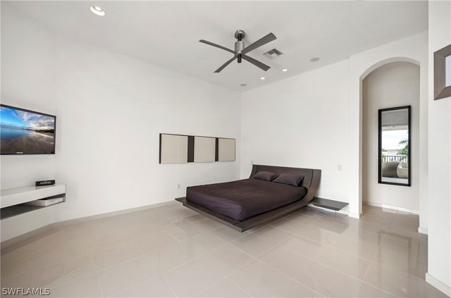 4944 Normandy CT, Cape Coral, FL 33904