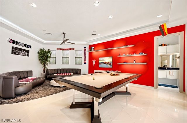 4944 Normandy CT, Cape Coral, FL 33904