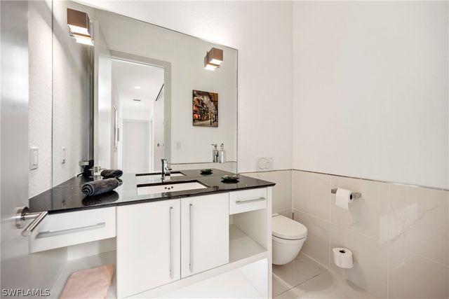 4944 Normandy CT, Cape Coral, FL 33904