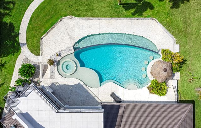 4944 Normandy CT, Cape Coral, FL 33904