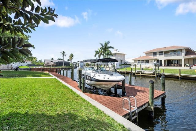 4944 Normandy CT, Cape Coral, FL 33904