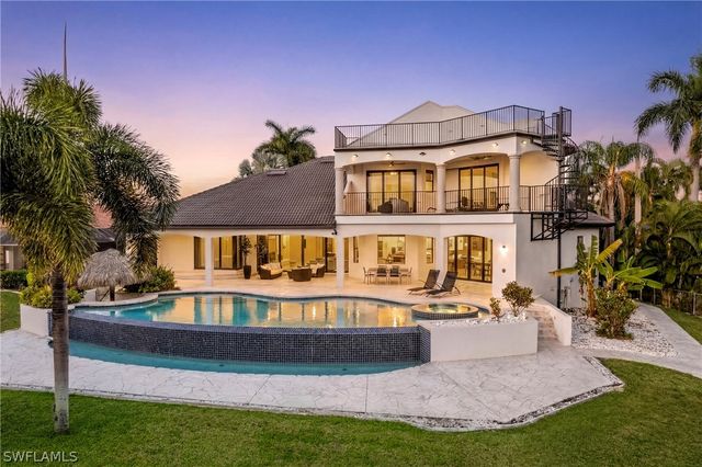 4944 Normandy CT, Cape Coral, FL 33904