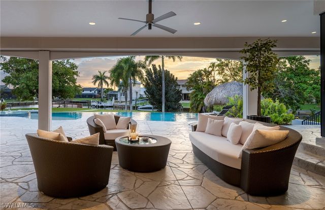 4944 Normandy CT, Cape Coral, FL 33904