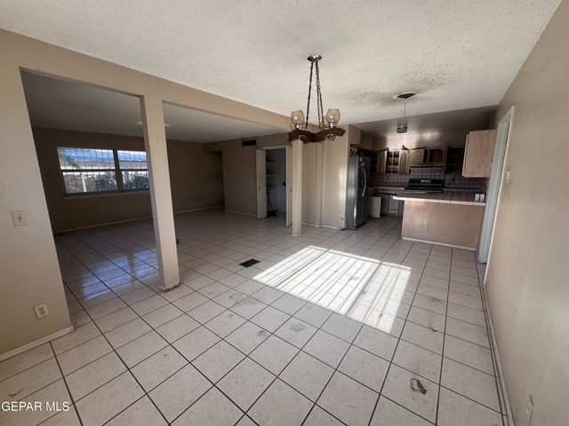 5601 FAIRBANKS Drive, El Paso, TX 79924