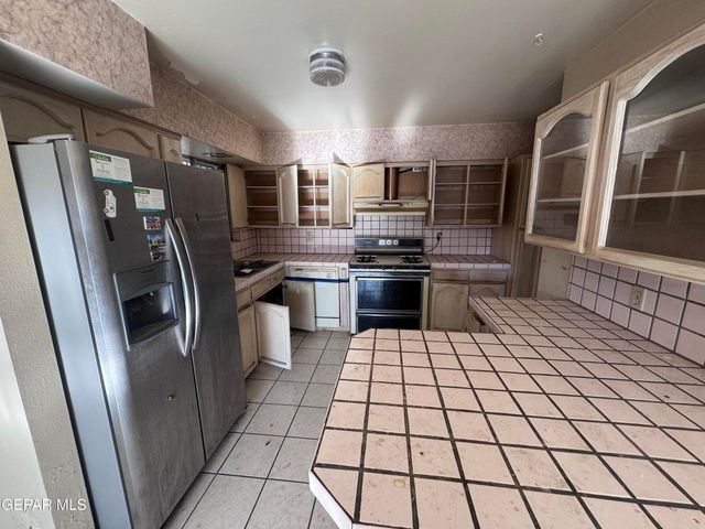 5601 FAIRBANKS Drive, El Paso, TX 79924